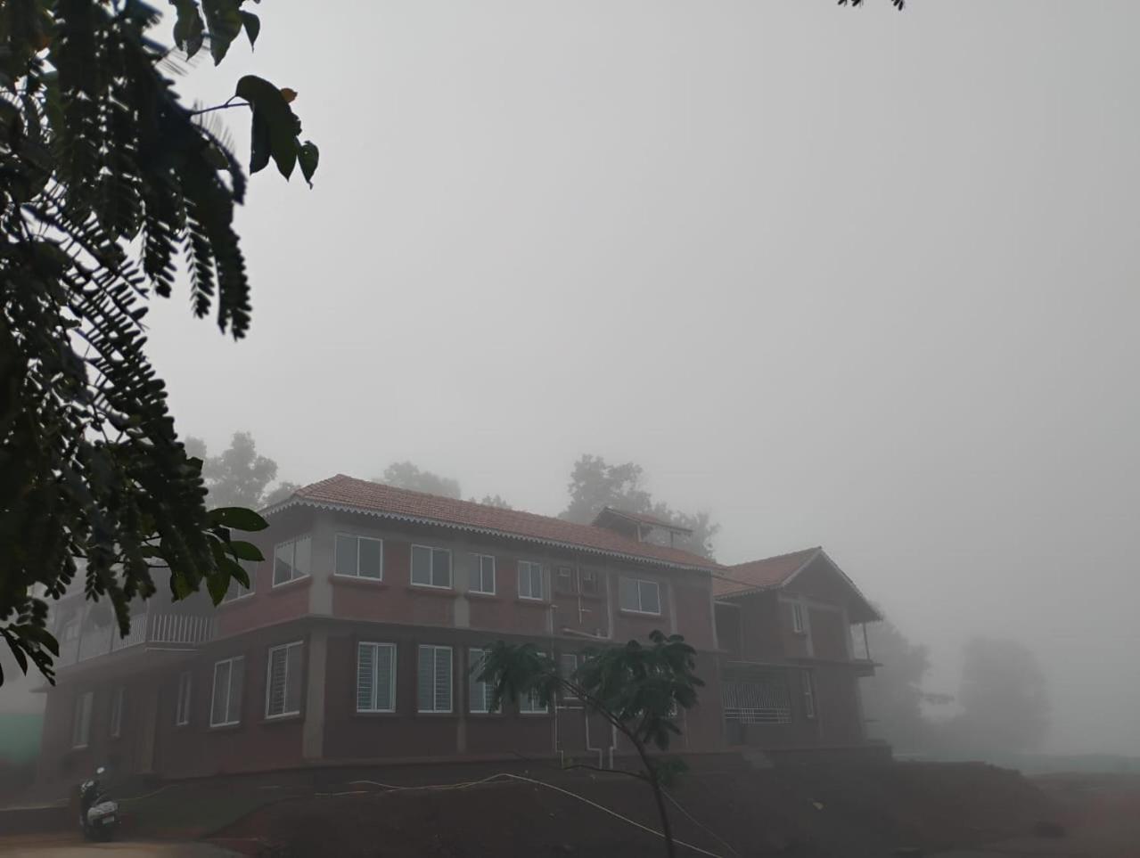 Vanvarsha Resort Chandoli Экстерьер фото